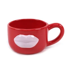 Mug rouge avec bouche rose