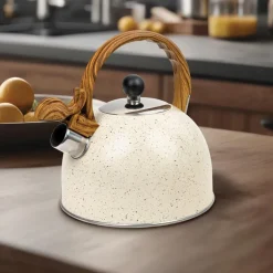 Theiere avec bec sifflant beige