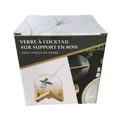 Verre a cocktail avec paille